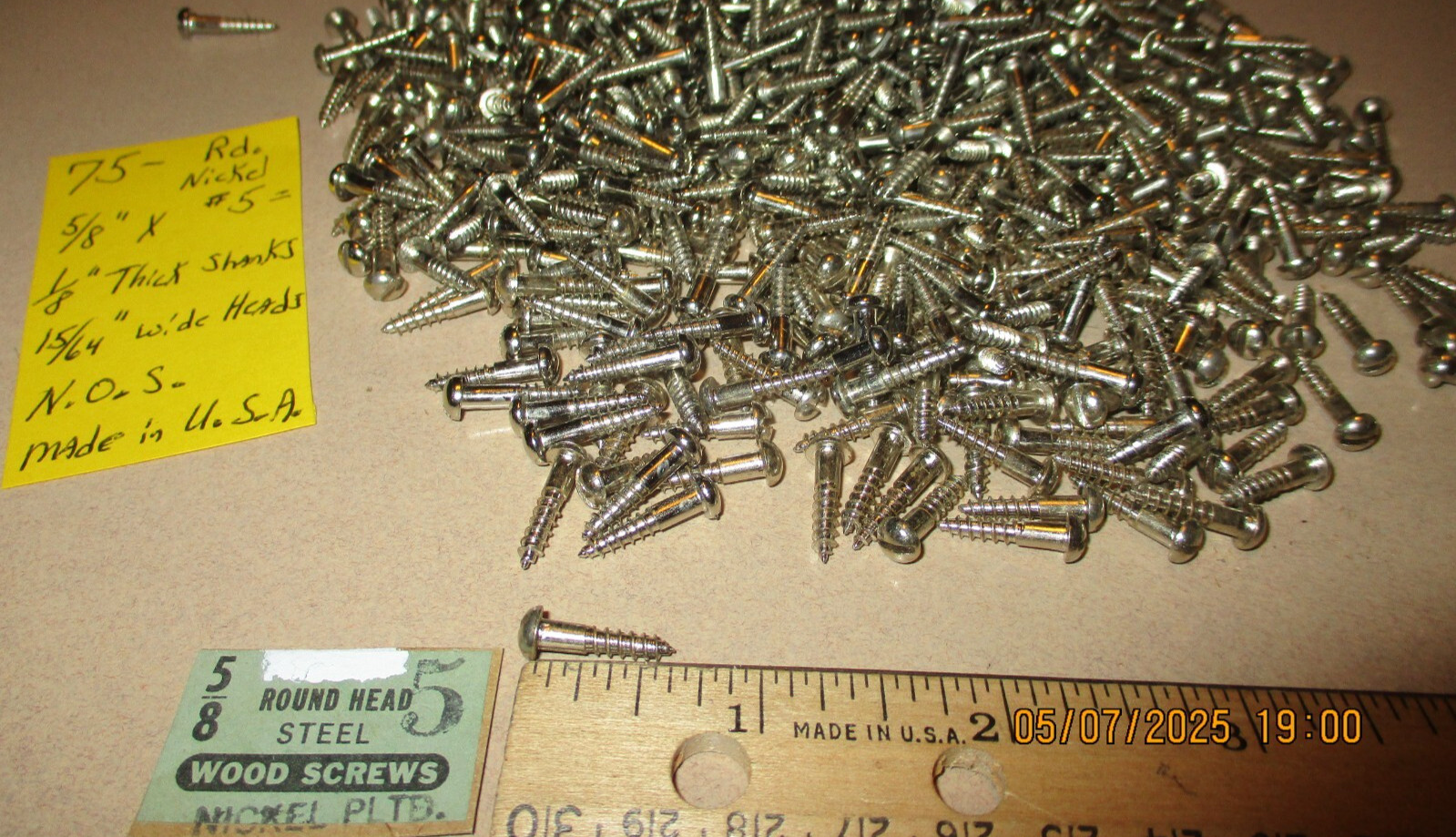 75-N.O.S, SLOTTED ROUND HEAD STEEL WOOD SCREWS 5/8″ LONG X #5= 1/8″ THICK SHANK