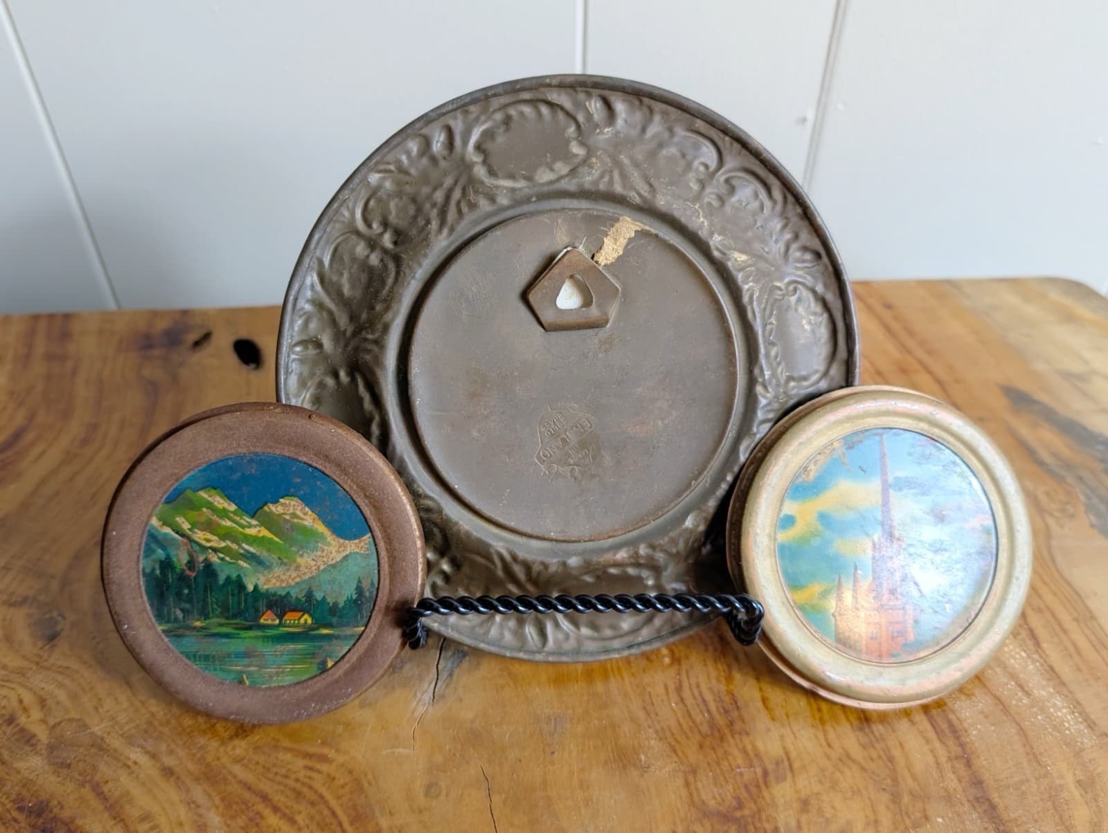 ✨ Antique Solid Brass Wall Plate & Miniature Victorian Plates Set Of 3 Vintage