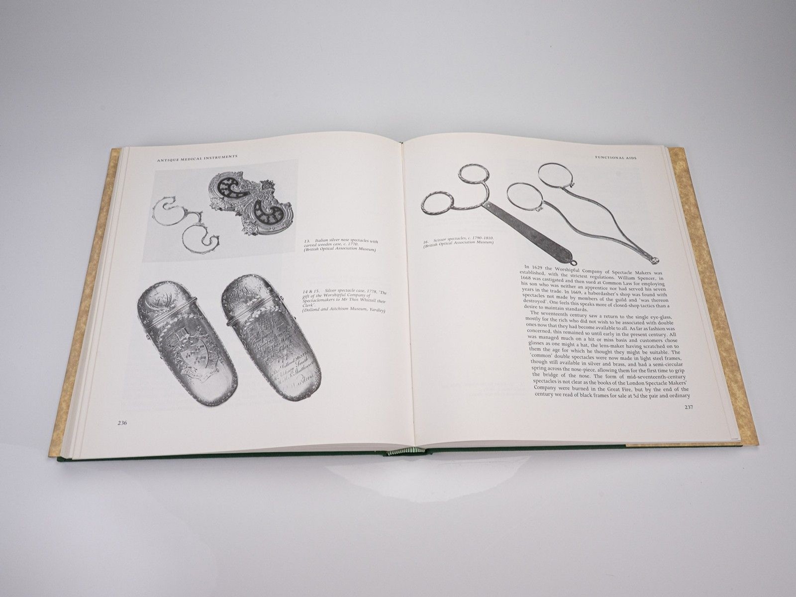 Antique Medical Instruments Reference Book Elisabeth Bennion 1986 Reprint HC/DJ