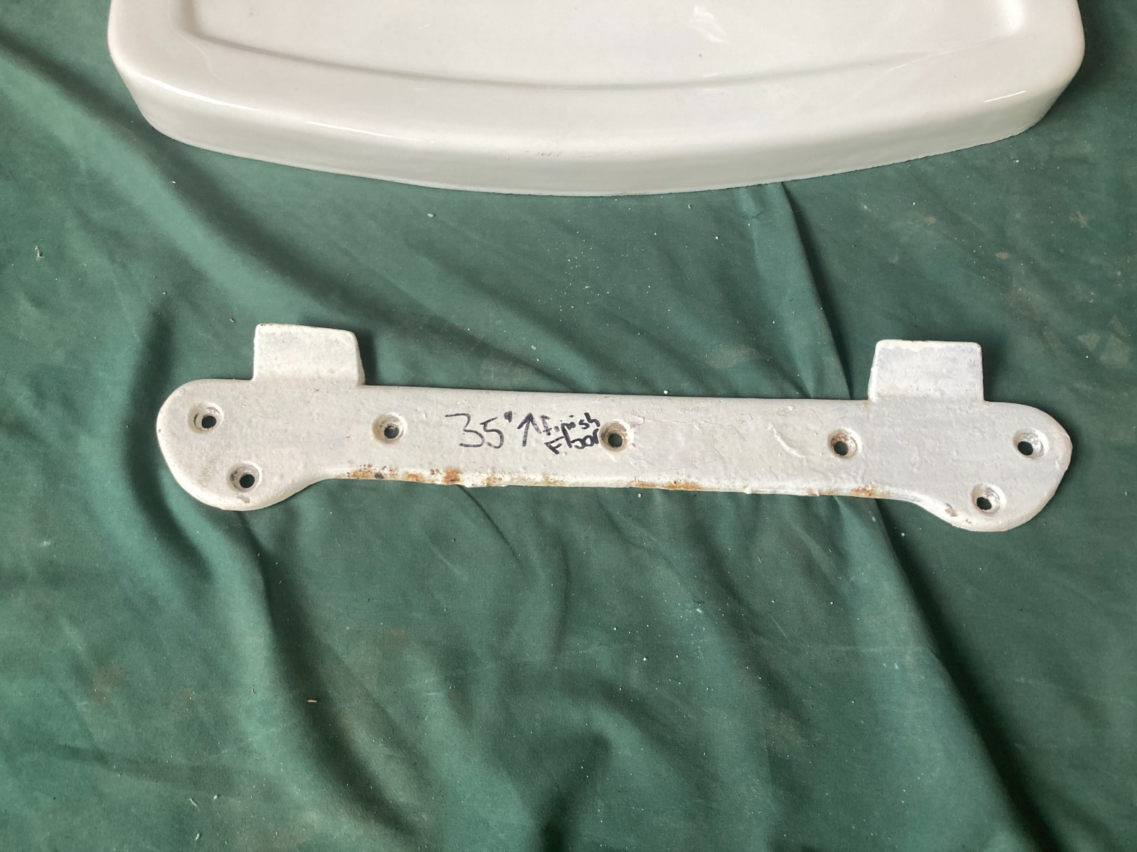 Antique 20×19 White Vitreous China Bath Wall Sink Old Trenton Potteries 361-25E