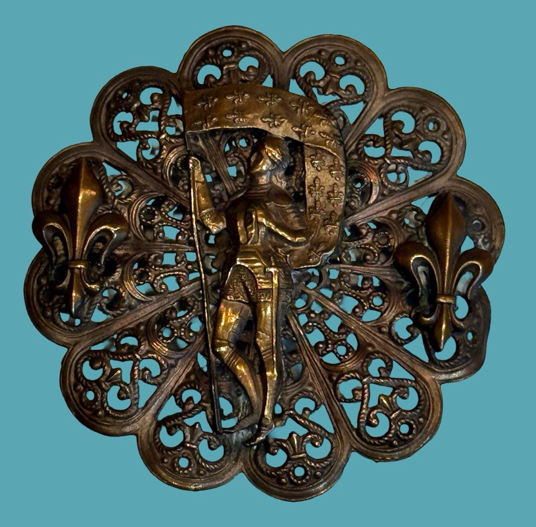 ULTIMATE JOAN of ARC X-LARGE FILAGREE BUTTON fleur-de-lis applied & border