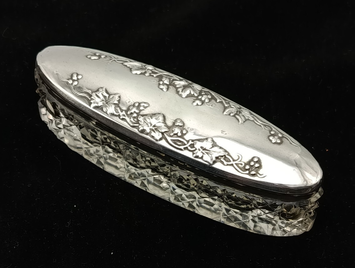 Antique 1911 Oval Cut Glass Sterling Silver Top Box 109 mm – 4.25 inches