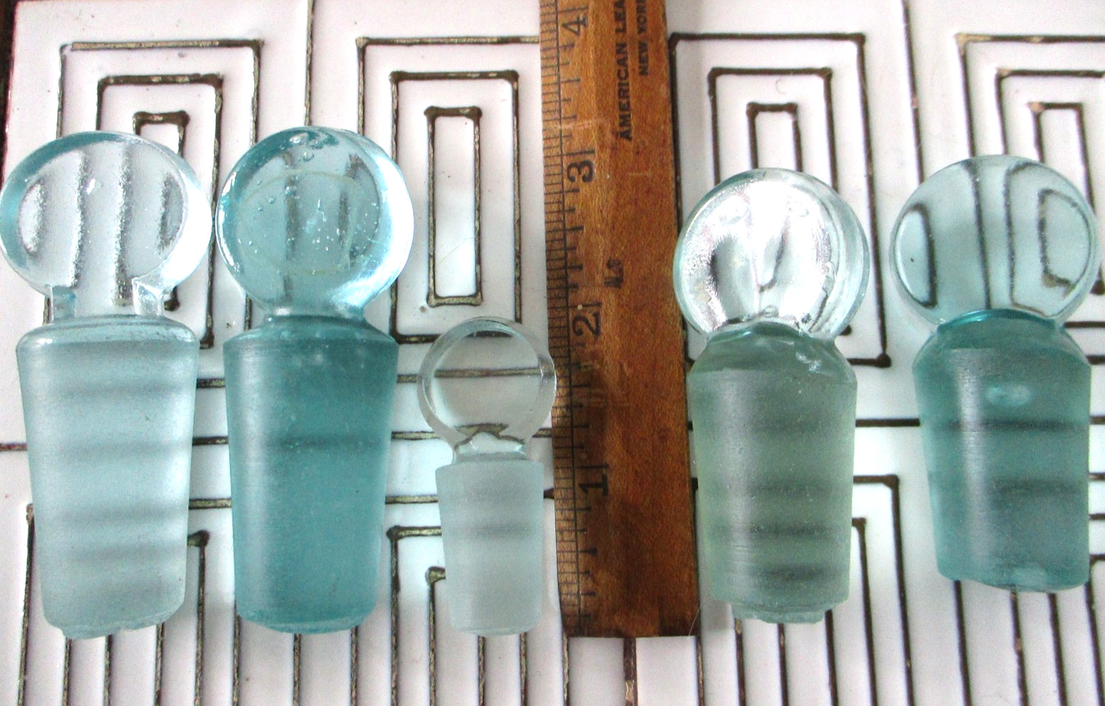 Lot #2 5 VTG Ground Glass Stoppers Apothecary Chemist Lab Blue Green