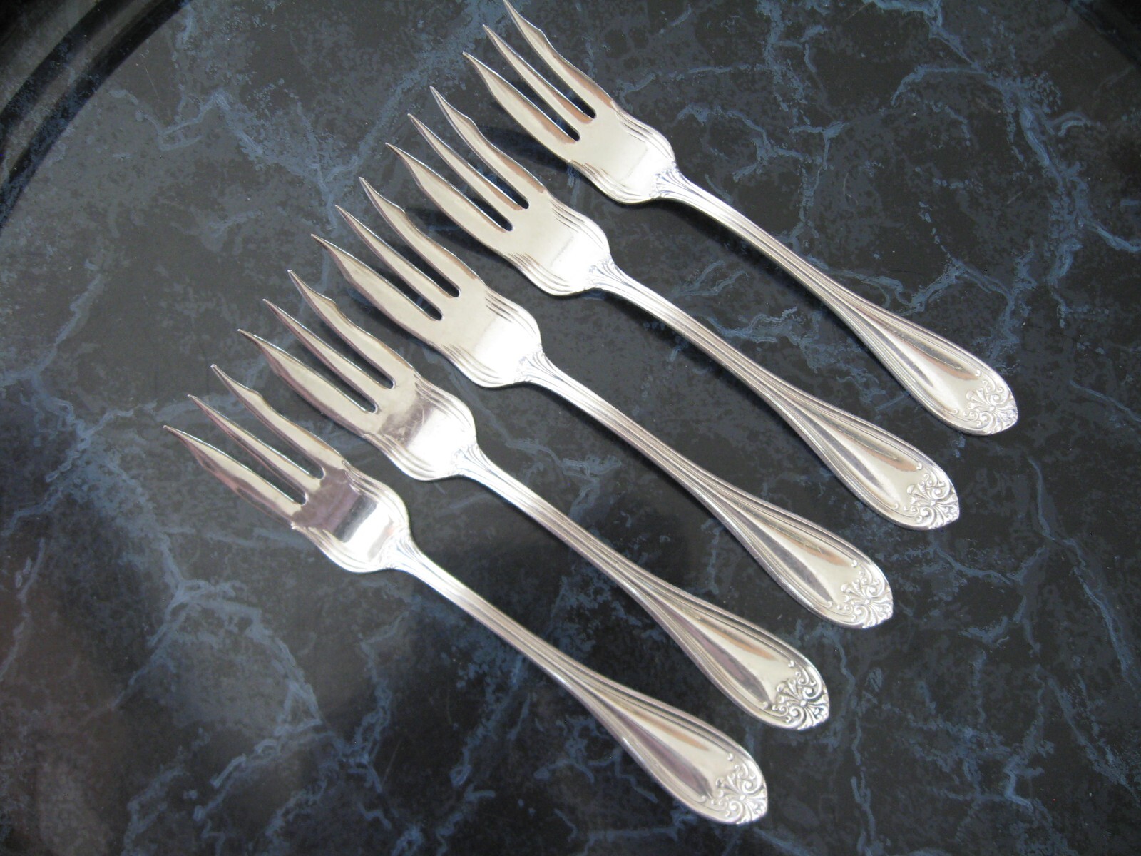 PEARL Dessert Fork lot 5 Williams Bros 6″ Silverplate 1900 NiceCond NoMon 3-tine