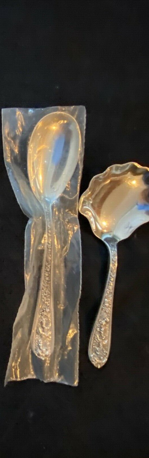 STIEFF ” CORSAGE ” PATTERN STERLING SILVER 2 SERVERS NOT MONOGRAMMED. MORE AV.