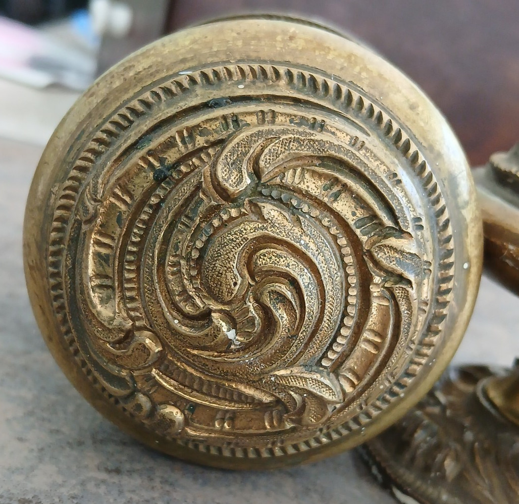Solid Brass Swirl Door Knob Set 2 1/2′ Spain