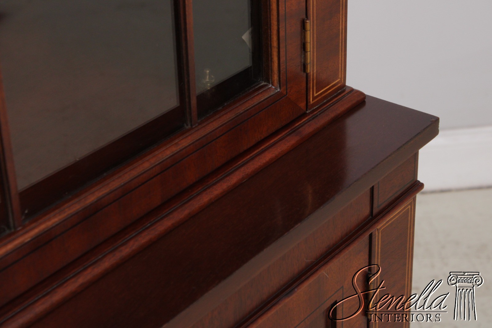L73559 BAKER Historic Charleston Dome Top Mahogany China Cabinet