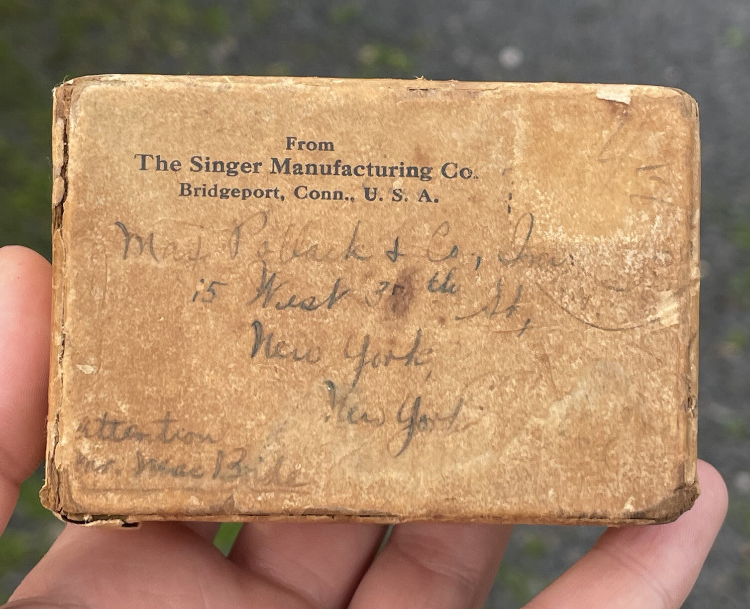 ANTIQUE ‘The Singer Manufacturing Co., Cardboard Product Box w/ Pins Inside