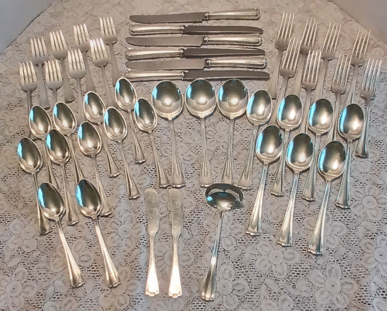 VTG 1847 Rogers Bros CROMWELL Silver plated Flatware Monogram M 46 pieces 1912