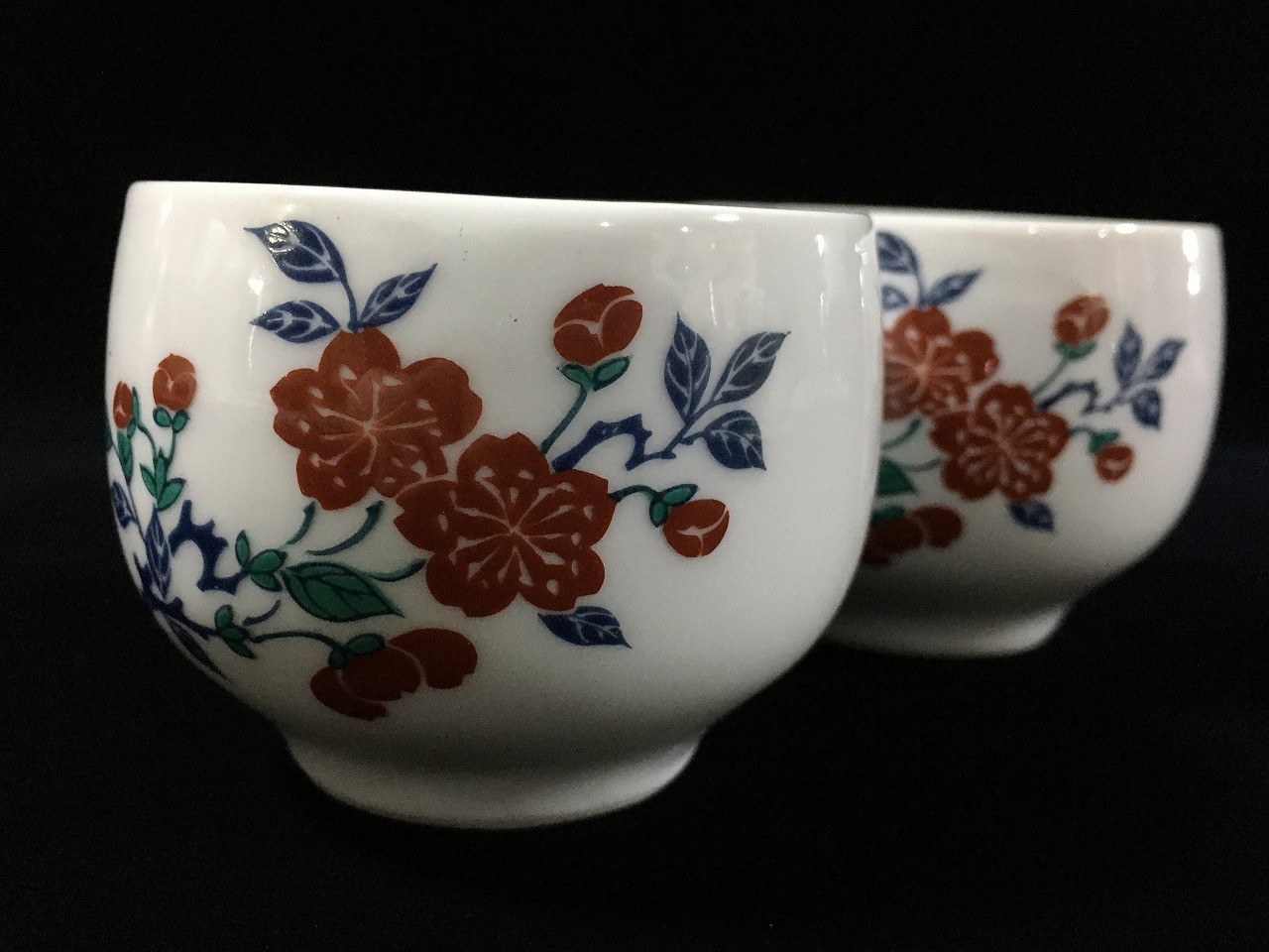 P0763 Vintage Japanese Porcelain Yunomi Teacup Set of 2 Floral Ceramic Arita
