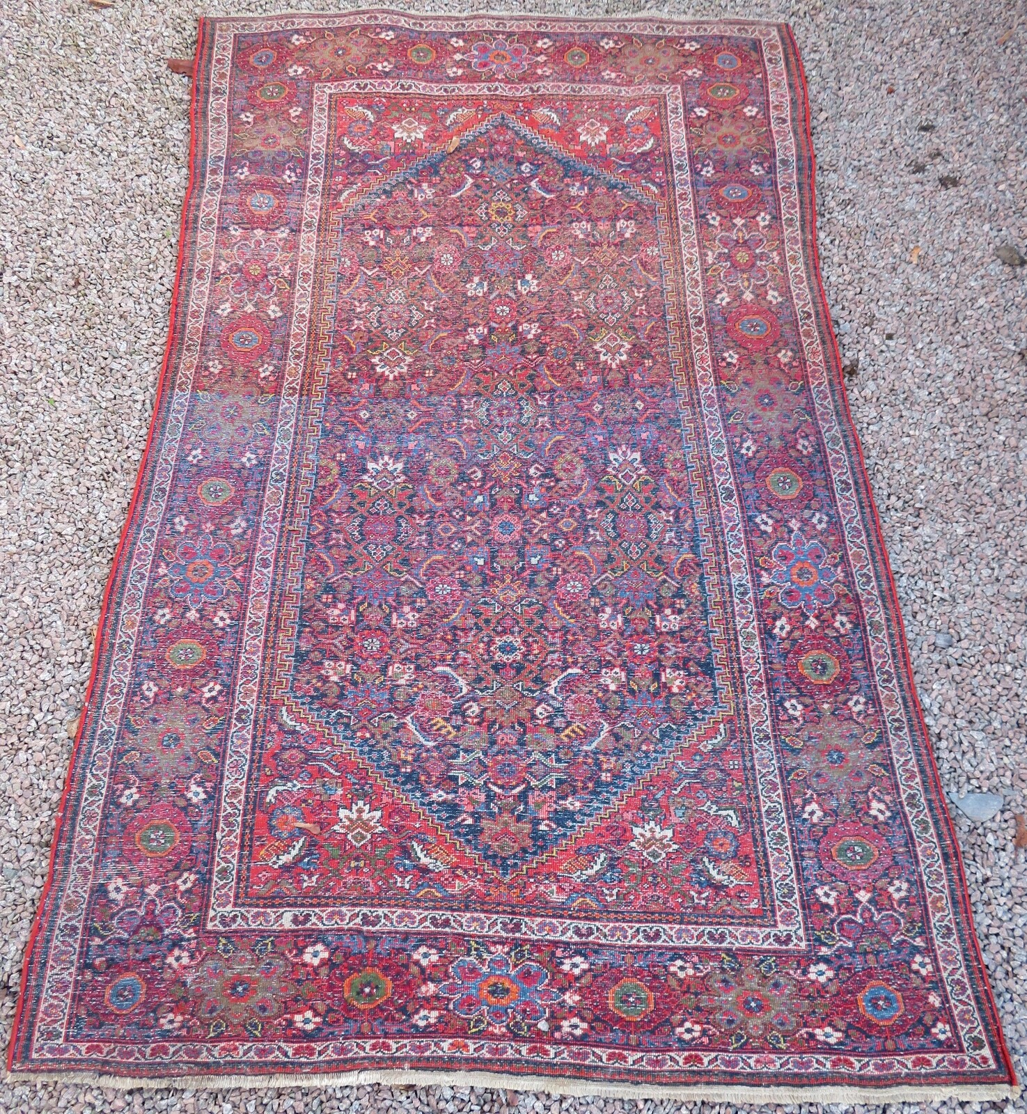 A Fine Antique Malayer Rug. Circa 1880. 204cm X 130cm
