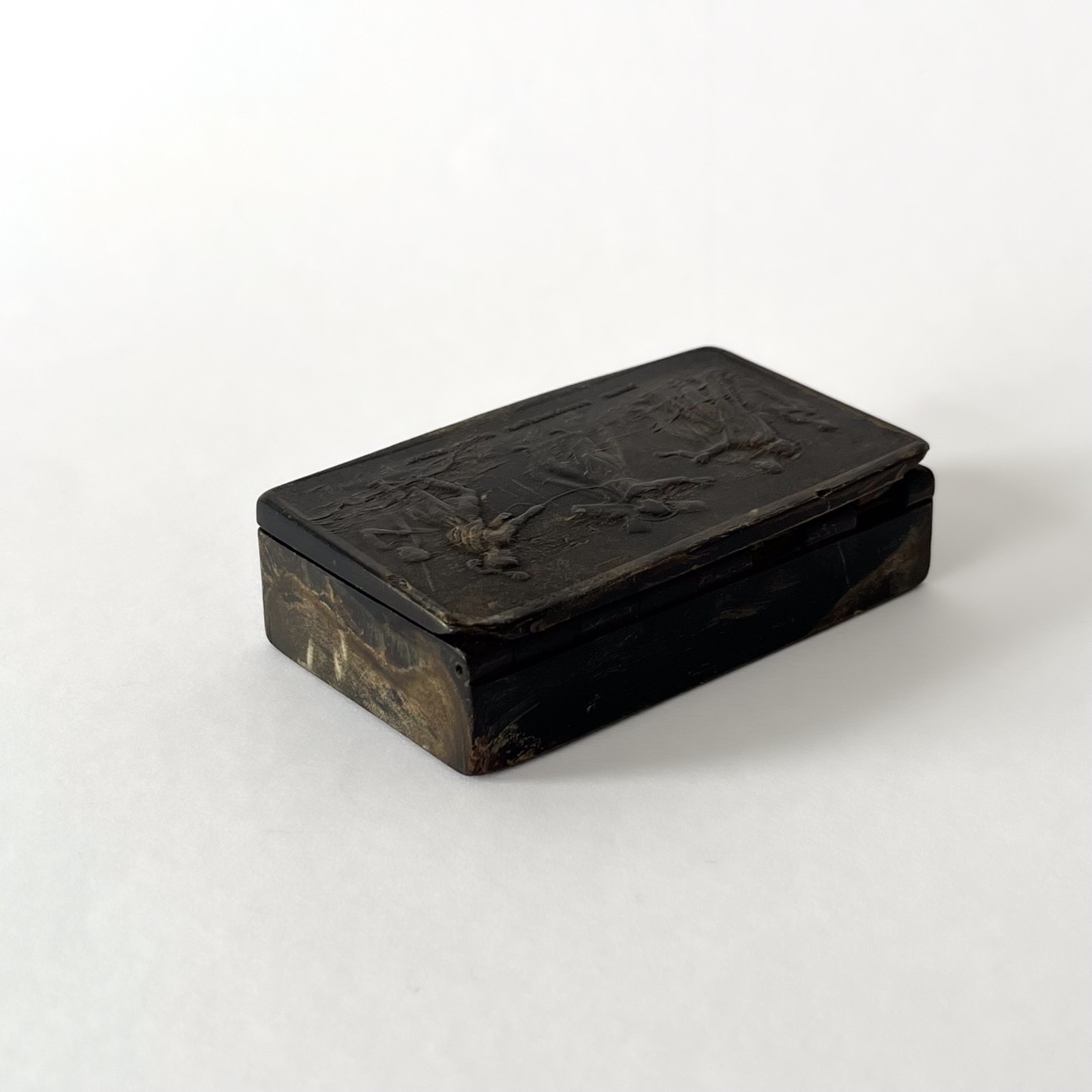 19th Century Carved Horn Snuff Box Religious Scene Jesus Meets His Mother