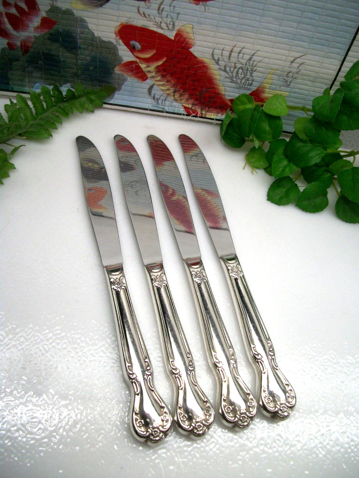 4 Rogers Bro. Elegant Lady DAYBREAK Silverplate 8 1/2″ Dinner Knives 1952