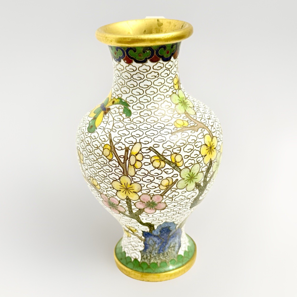 Vintage Cloisonne Brass And Enamel 5.5″ Vase White Cloud Floral