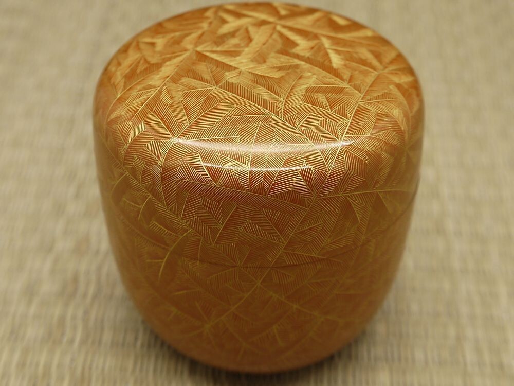 Japan WAJIMA Lacquer Wooden Natsume Adorned w/ Strength & Renewal in Chinkin D23
