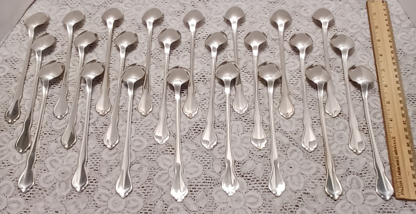 Oneida Ltd. CROYDON Silverplate by Oneida Silver 47 pc lot Iced tsp soup spoons