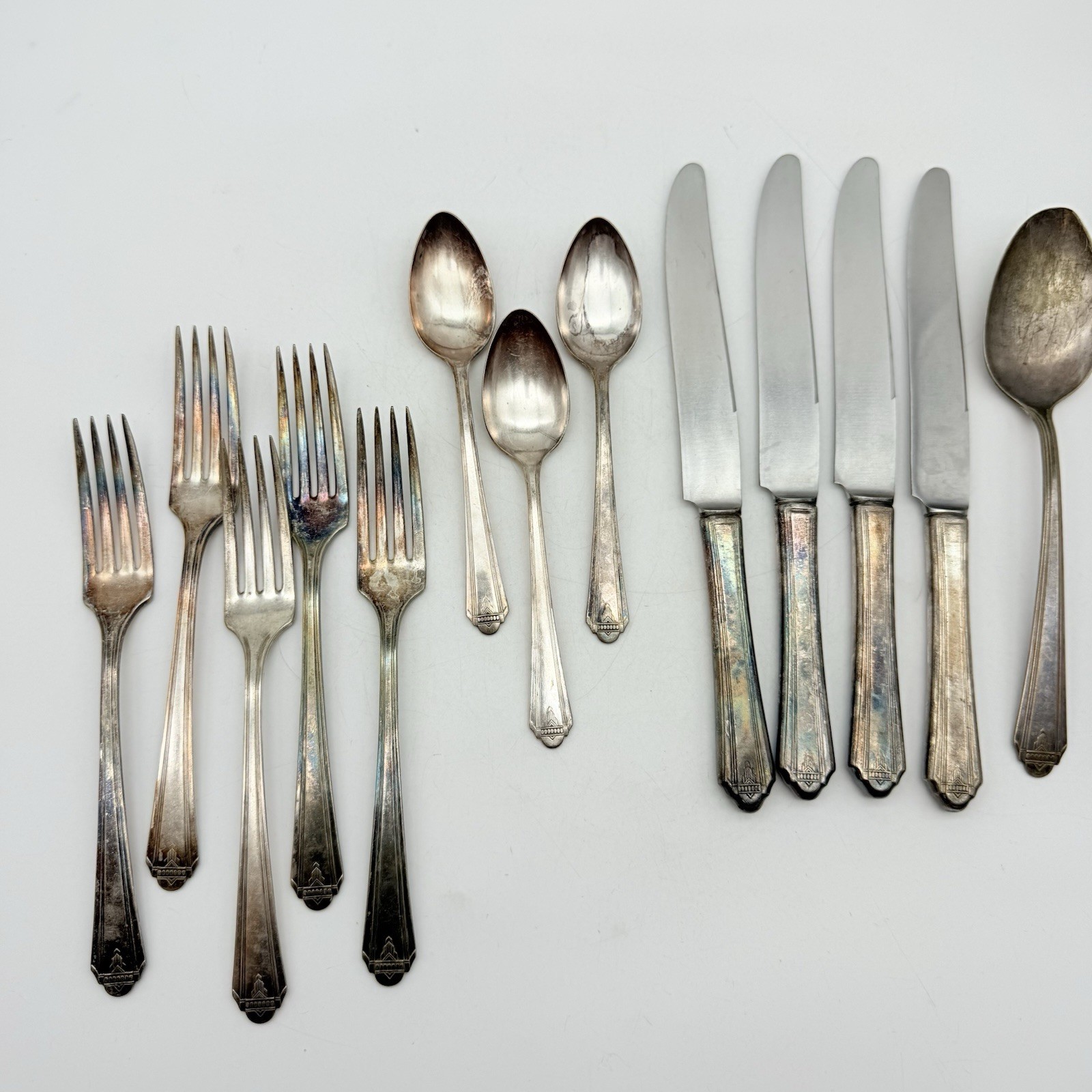 Oneida Tudor Plate Community Flatware Pattern Vintage 13 PEICES SILVER-PLATE