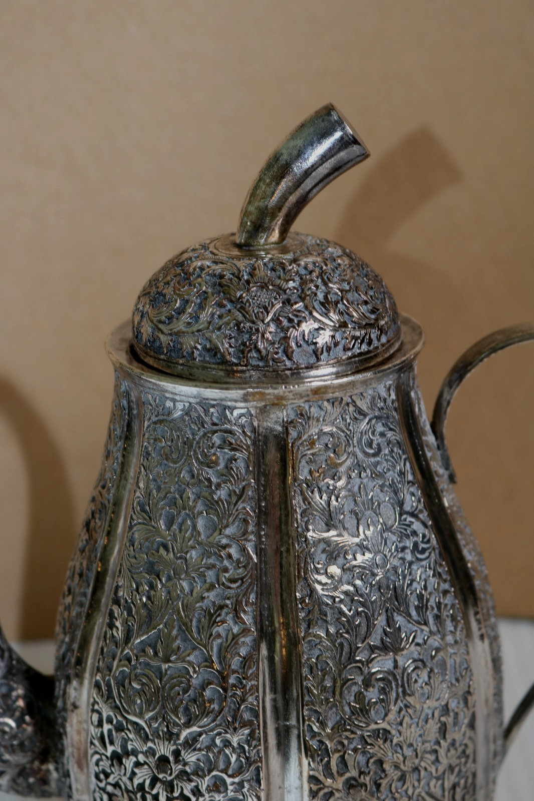 Vintage T90 Silver Intricate Repousse Teapot Coffee Pot 8″x8.5″