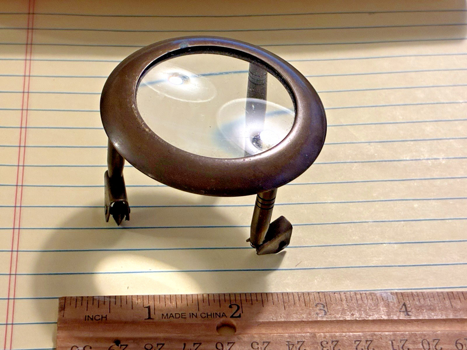 VINTAGE BRASS MAGNIFYER MAGNIFYING GLASS ON WHEELS LOOK! NAUTICAL MAP MAGNIFYER