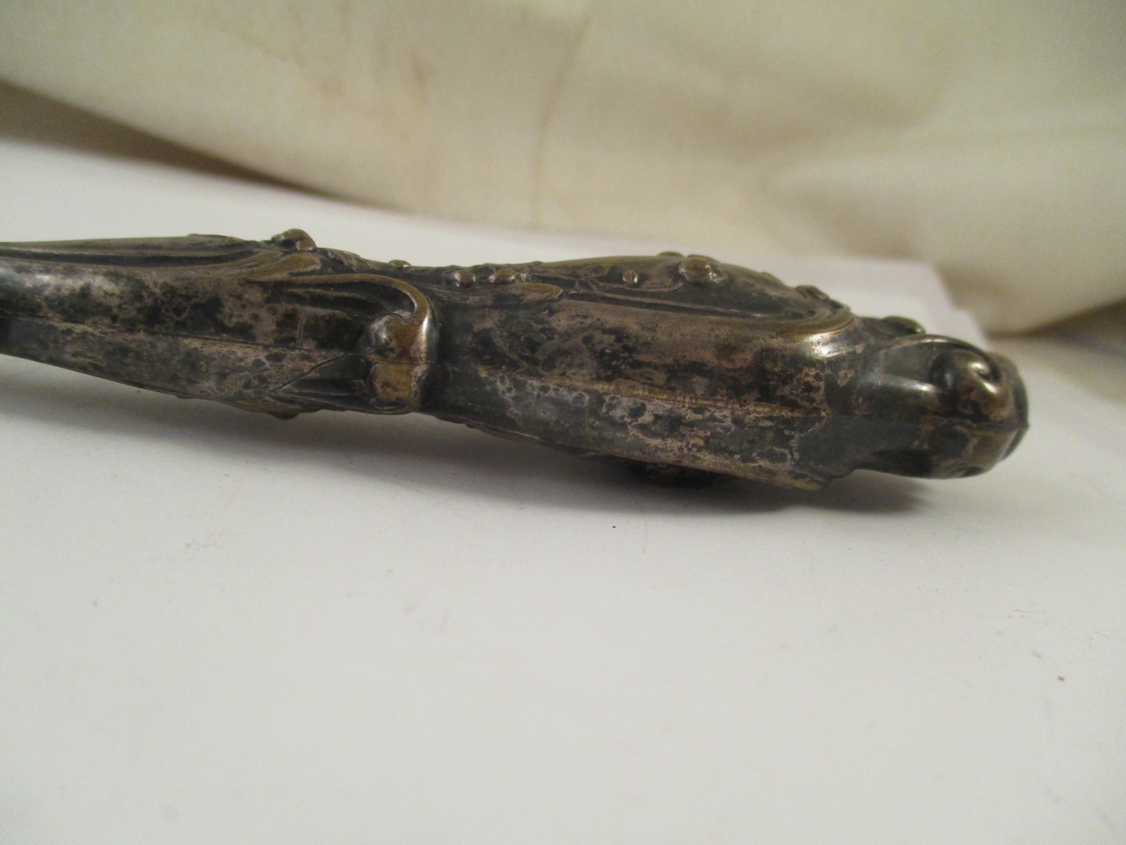 ANTIQUE Vintage REPOUSSE ART NOUVEAU SILVER PLATE HANDLE SHOE HORN