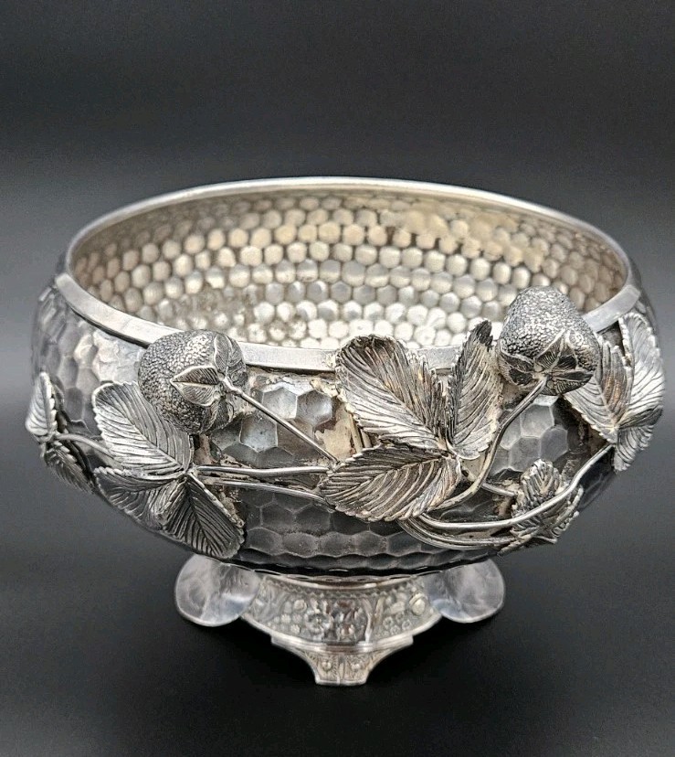 Antique Wilcox Quadruple Plate Hammered Strawberry Bowl Arts Crafts Compote 2317