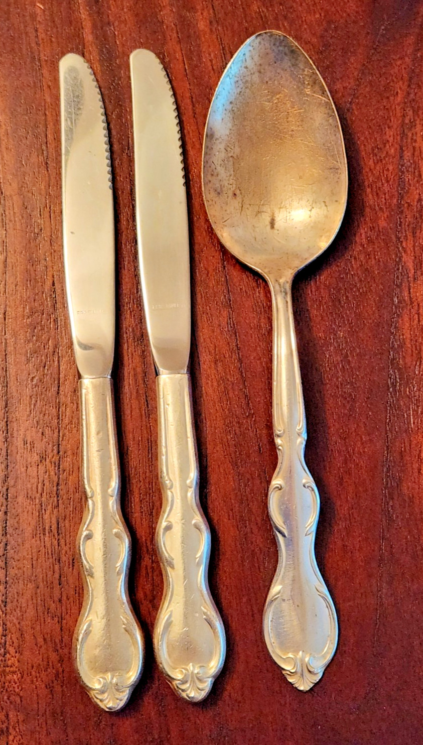 Pre 1940s Victor S. Co. A1+ Overlay 8.5″ Serving Spoon & 2 Butter Knives