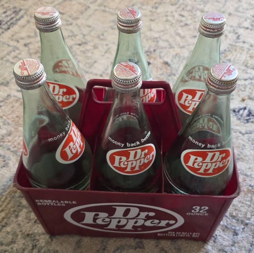 Vintage Dr. Pepper Soda 32oz. Carrier/6 Glass Bottles Caddy With Hype Sticker
