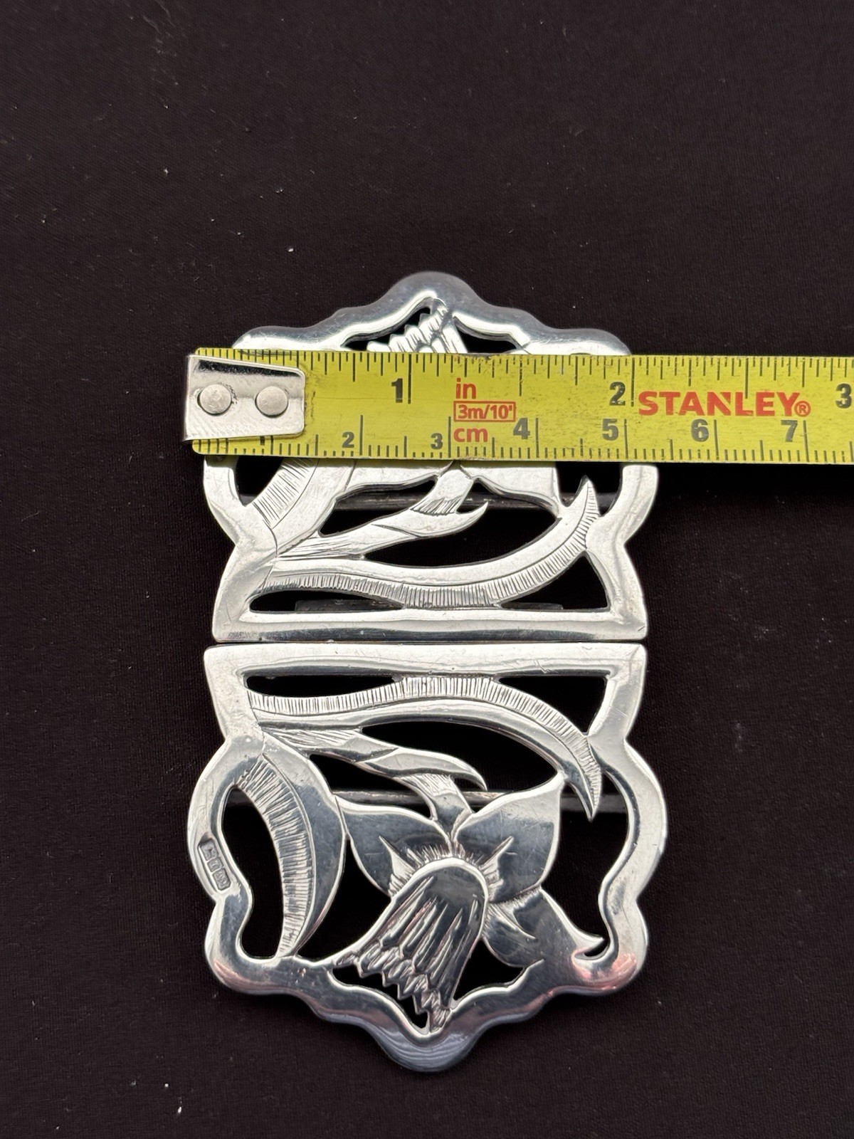 solid silver nurses Belt Buckle. Daffodils, Birmingham 1968. P.M.L.