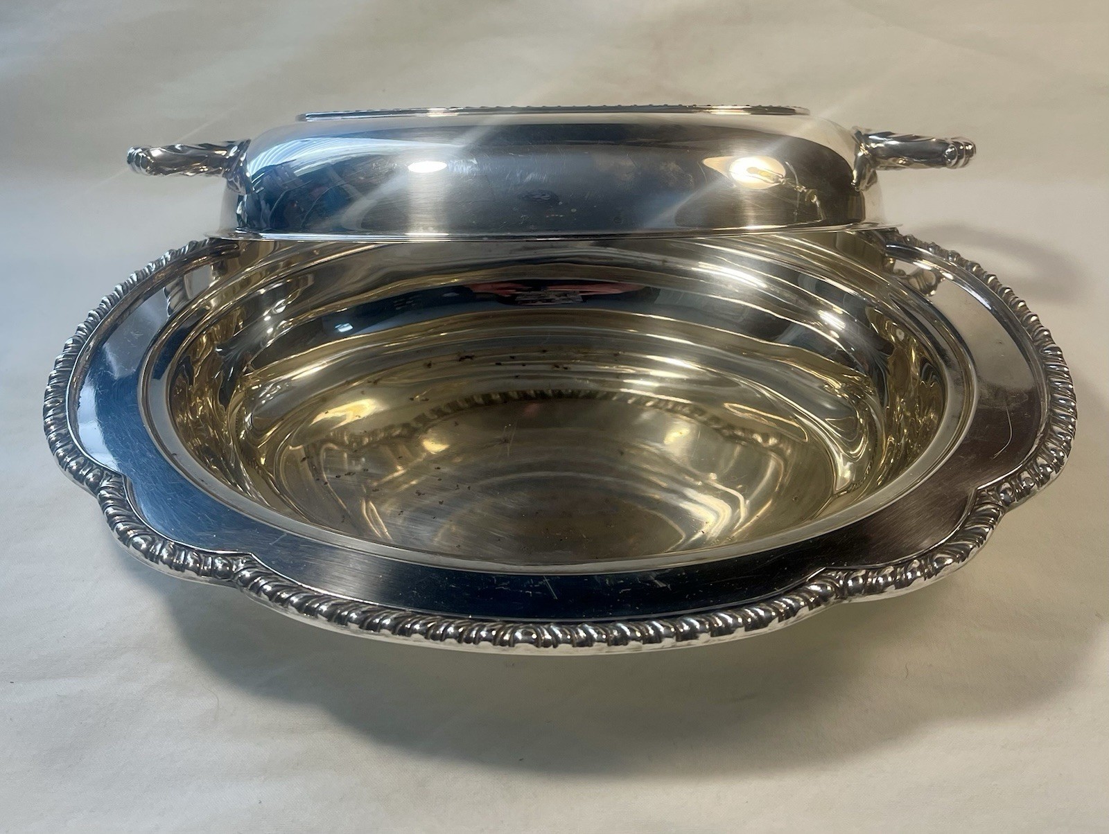 Wallace Silverplate Dish Ornate Covered Vegetable #639 Oval Serving Bowl w/Lid