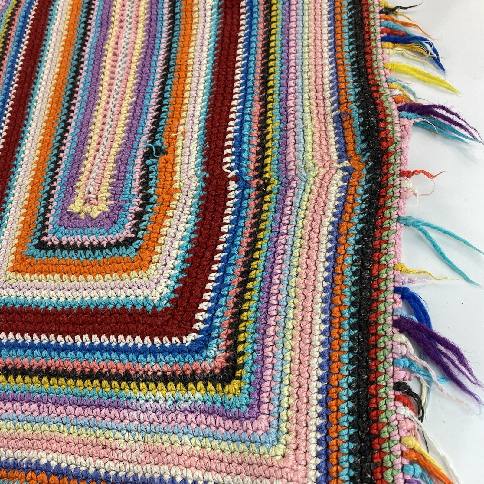 Vtg 60’s/70’s Handmade Continuous Braided Woven Scrap Rag Rug 48” x 27” Granny