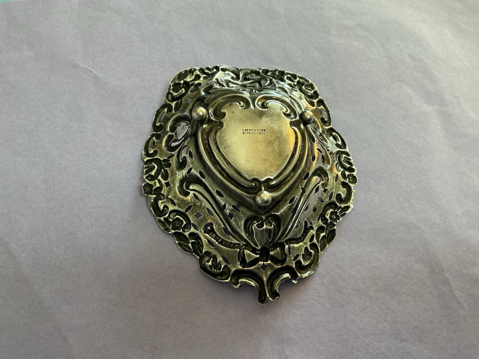 Antique Vintage Solid Sterling Silver Heart Shaped Embossed Bon Bon Dish 9g