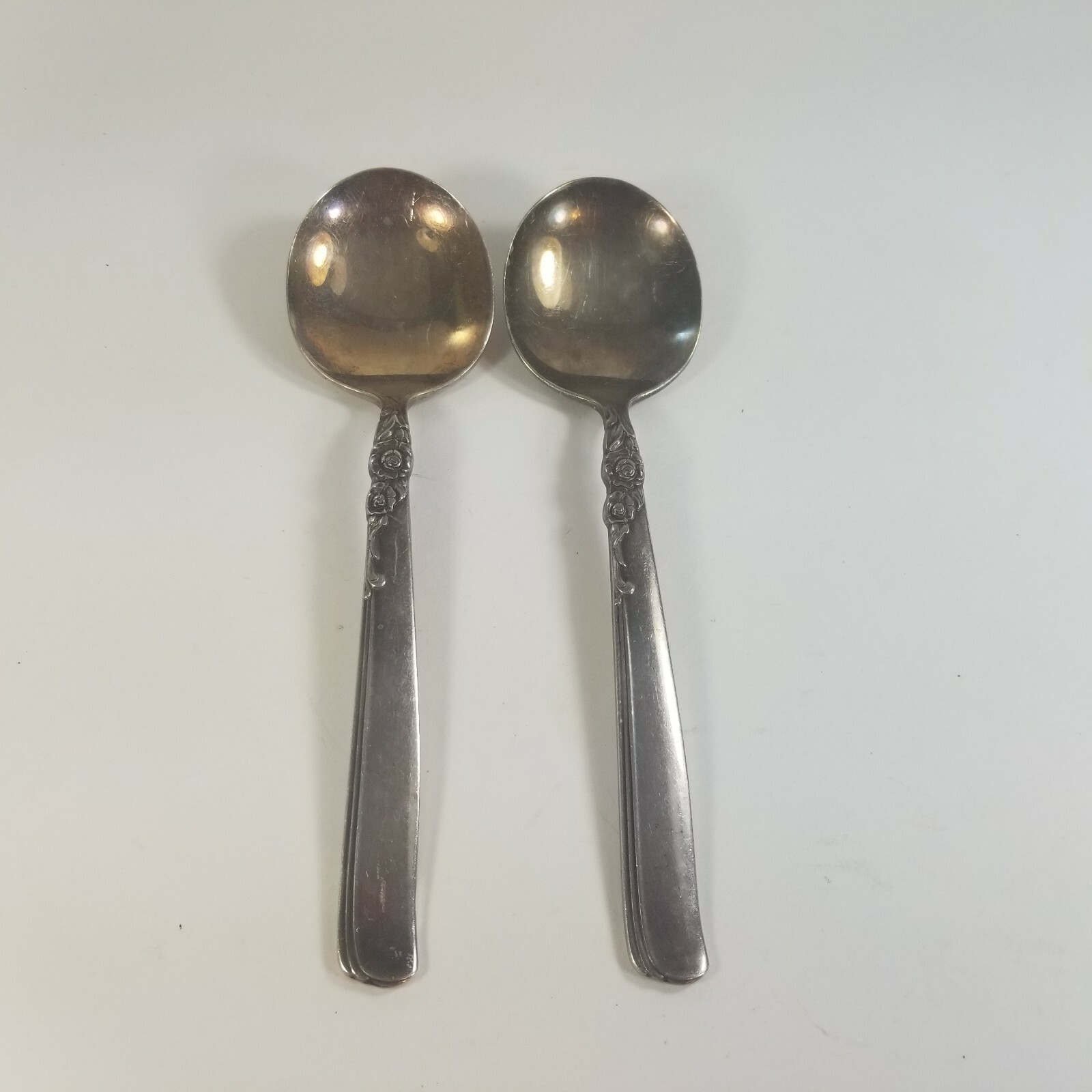 Oneida Prestige GAY ADVENTURE 2 Round Bowl Soup Spoons 6-1/2″ Silverplate 1955?
