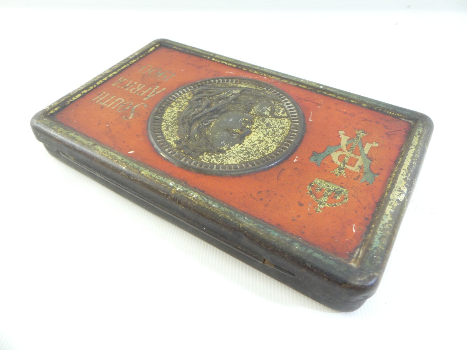 (RefJOH44) Antique South Africa 1900 Queen Victoria VR small hinged tin rectangu