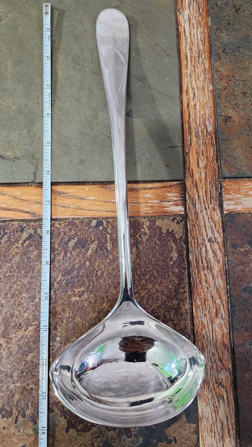 👌VINTAGE DOUBLE SPOUTED SILVERPLATED “13” SOUP 🍲 LADLE
