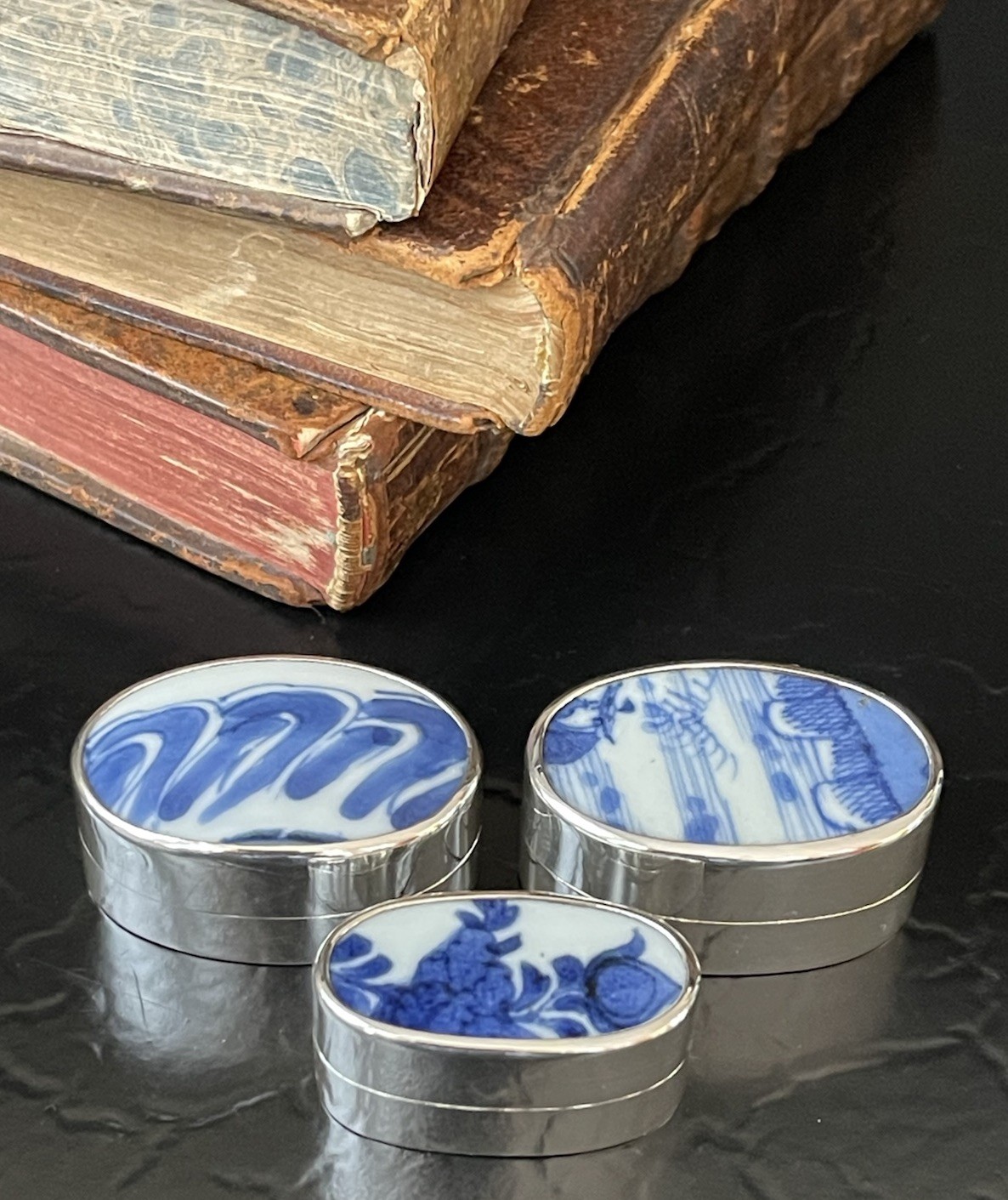 Fine Rare 925 Sterling Silver Blue White Antique Porcelain Shard Box Trio 1.75”