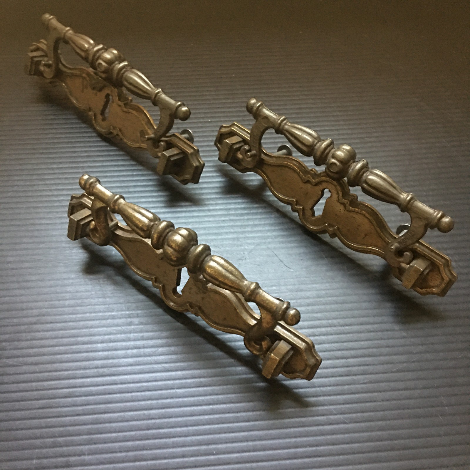 ONE Vintage Bronze / Tarnished Brass Drawer Pulls Handles BPC w/ Keyhole Plates