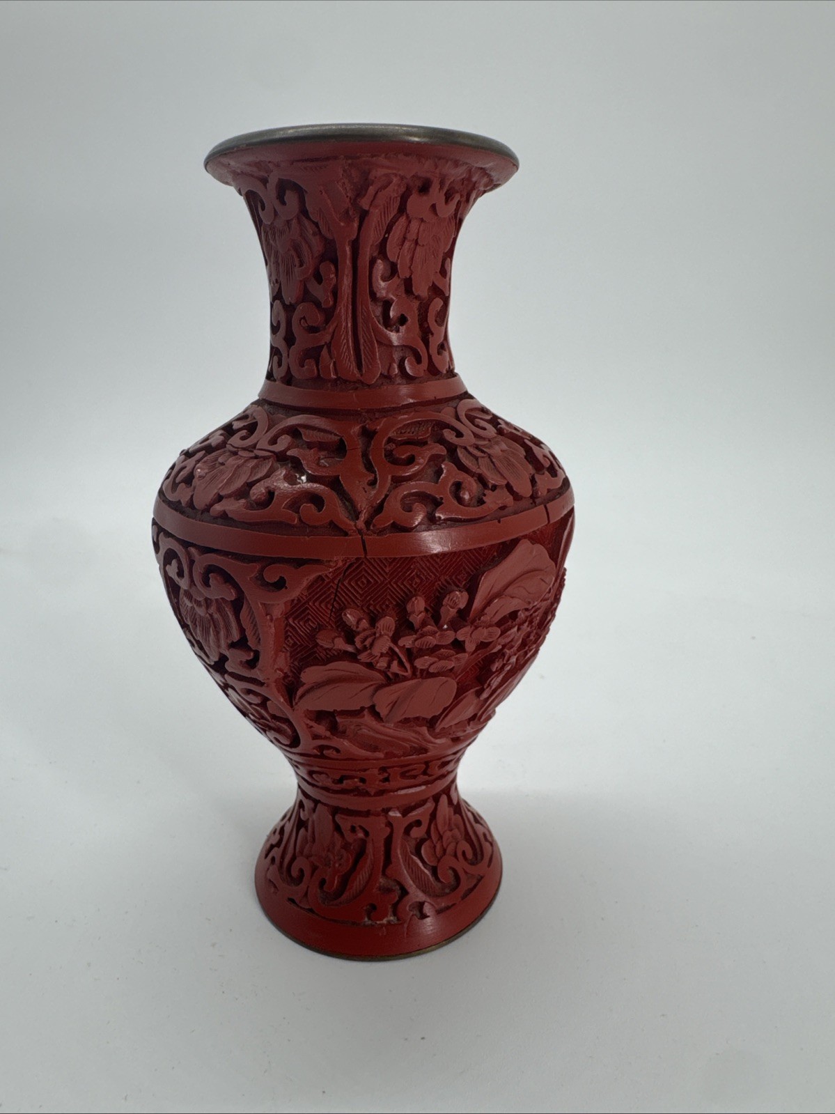 Antique Chinese Red Lacquer Cinnabar High Relief Ornate Vase 6”