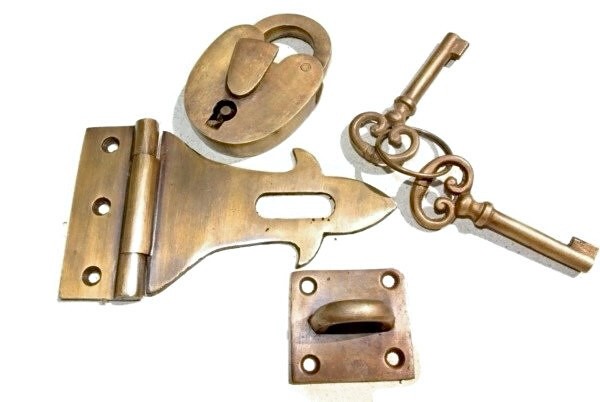 Hasp & Staple Box Latch with Padlock 2 Keys Solid Brass Hasp Set, Antique Style