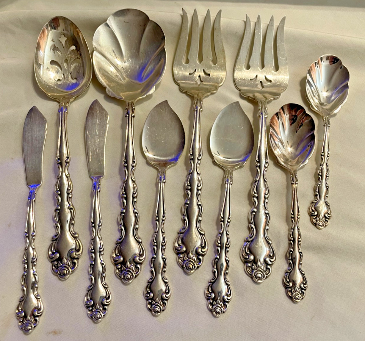 Oneida Beethoven Silverplate Serving Pieces – Lot of 9 Betty Crocker – View Pics
