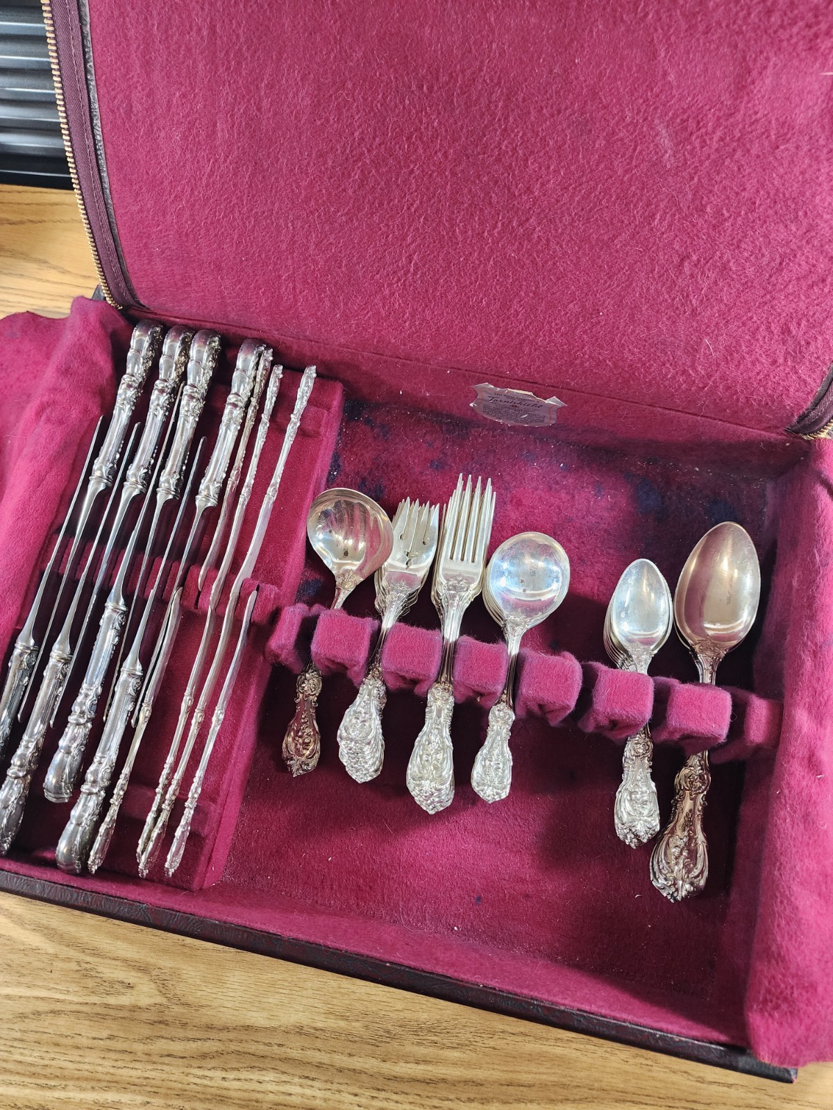 Reed and Barton Sterling Silver -8 place settings – 50 pieces (7 butter knife)