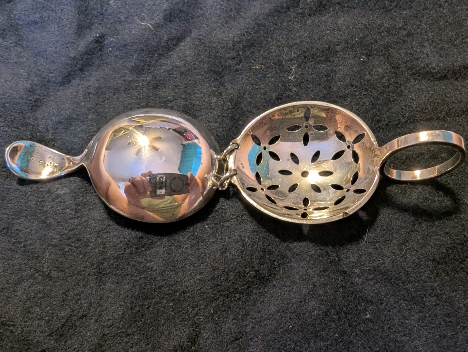Sterling Silver Lunt Windsor Tea Strainer Caddy Spoon Attached