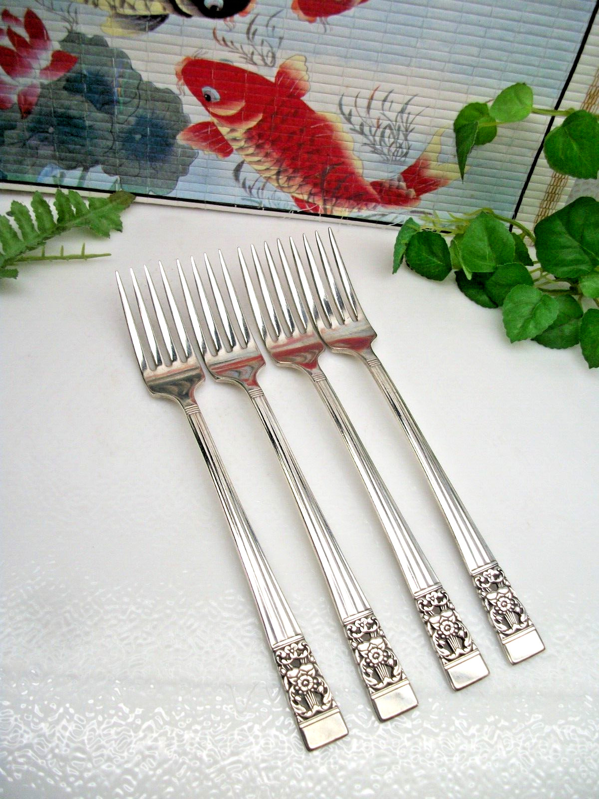 4 Oneida Community Silver CORONATION Silverplate Luncheon Grille Forks 1936