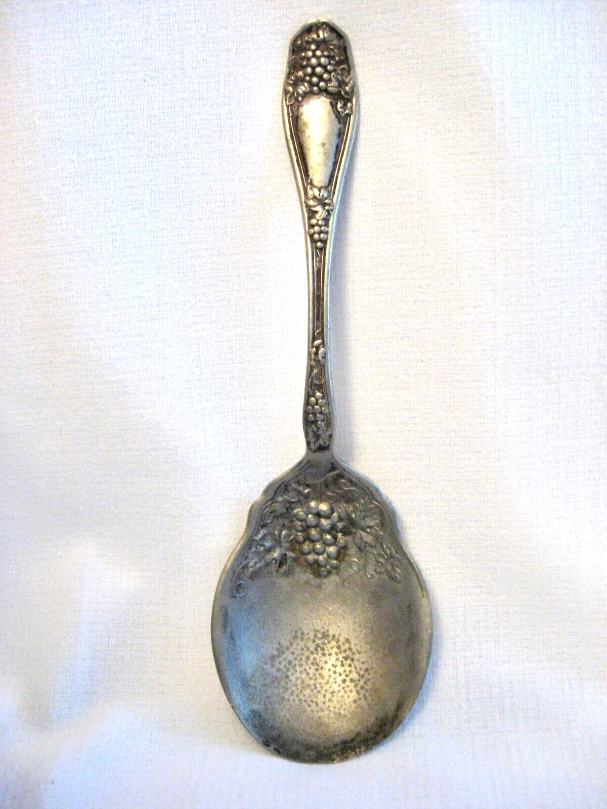 VINTAGE SILVERWARE – R.C.Co. Ladle Serving Spoon Grapes Grapevine Pattern 9 inch