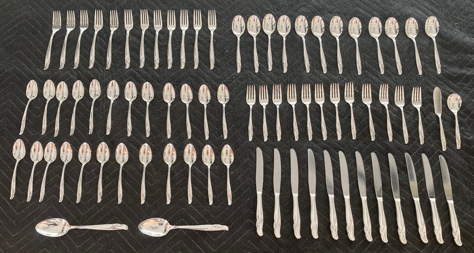 Rogers Exquisite Pattern 1957 Silverplate Complete Service for 12 w/ 76 Pieces!