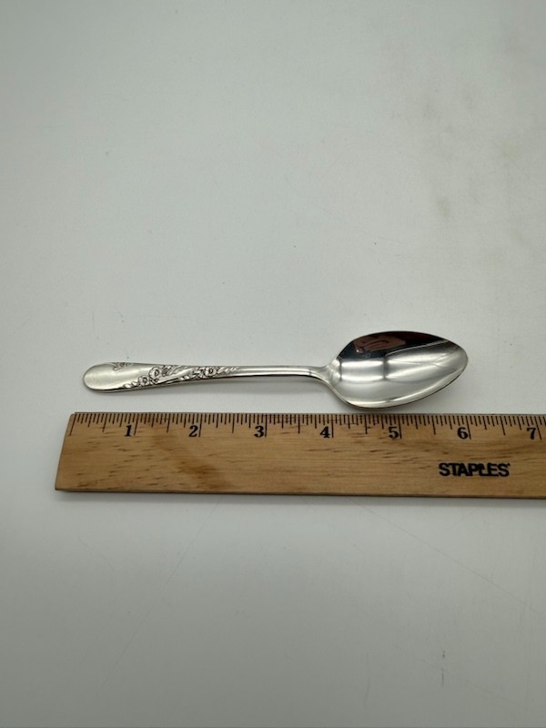 Set of 4 Oneida Community Silver Plate Bridal Wreath Teaspoons