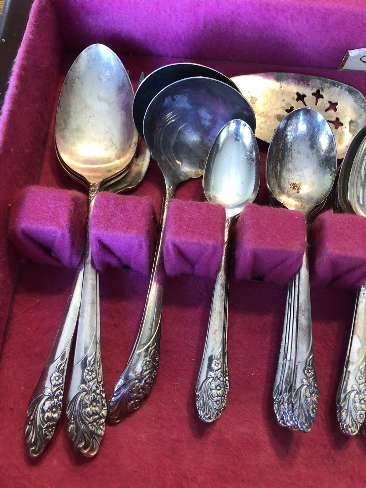 VTG Oneida Community Flatware Silverware White Orchid 77 Pc Silver Plated MCM