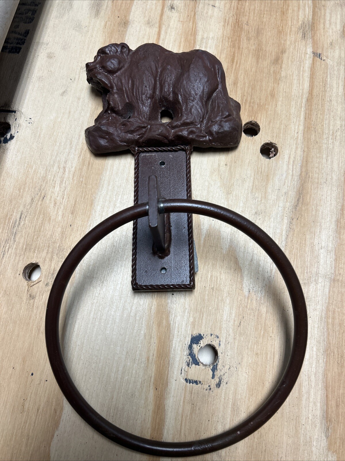 Vintage Cast Iron BEAR Eating Fish Door Knocker Hunting Camp TOWEL RING Solid
