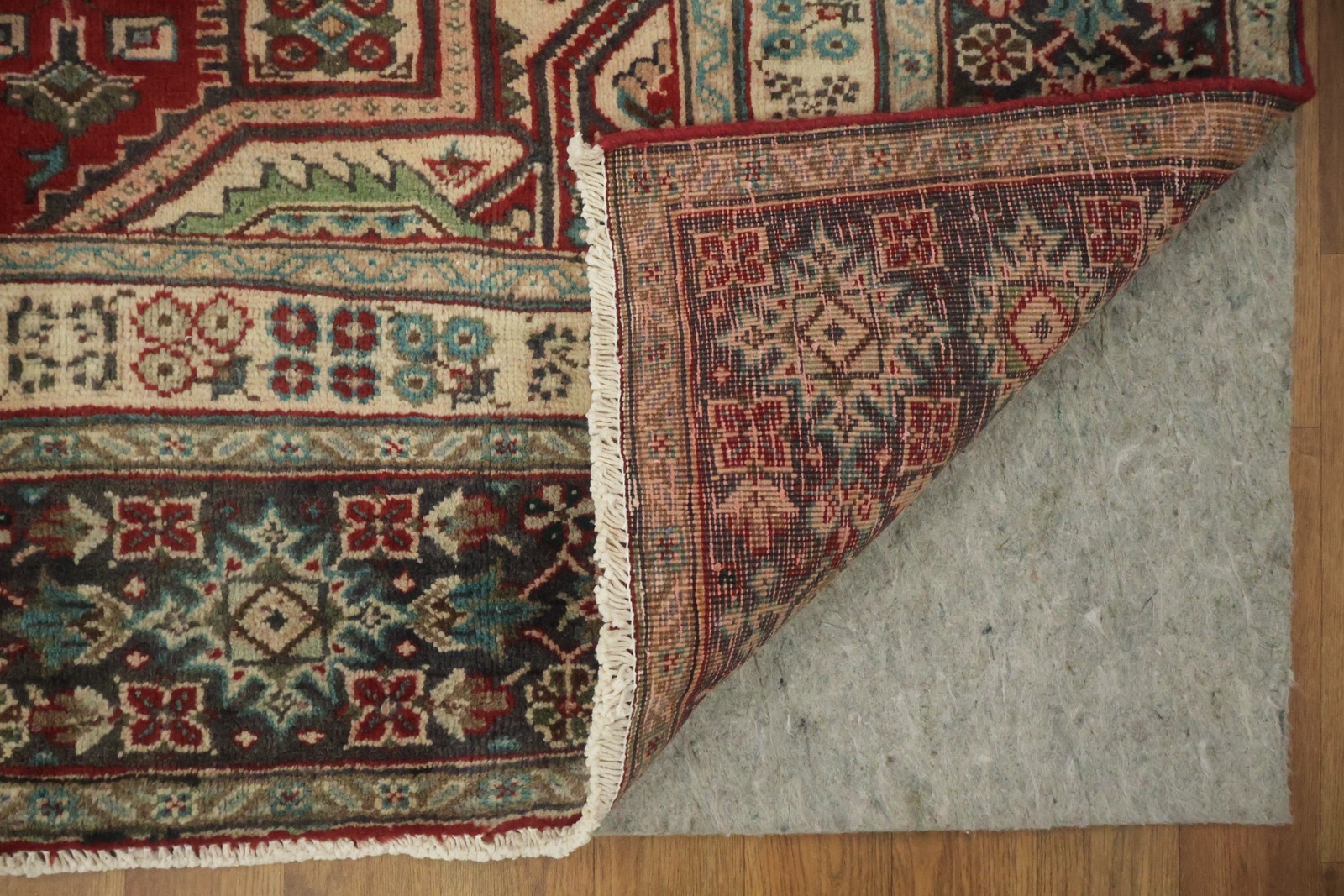 Vintage-Inspired Traditional Area Rug 5×9 Hand-knotted Wool Geometric Red Carpet