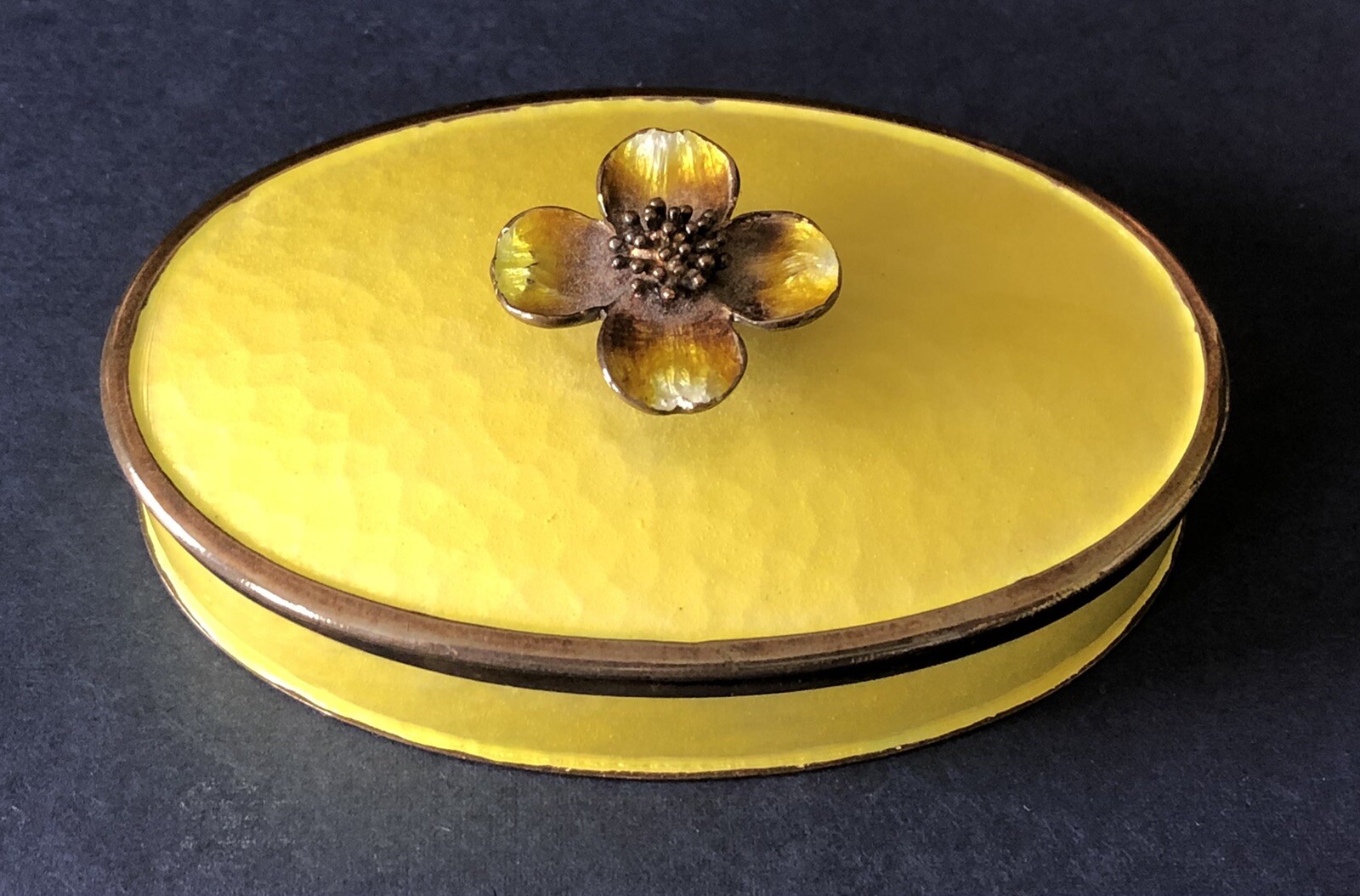 VINTAGE 999 FINE STERLING SILVER ENAMEL FIGURAL FLOWER OVAL VANITY TRINKET BOX