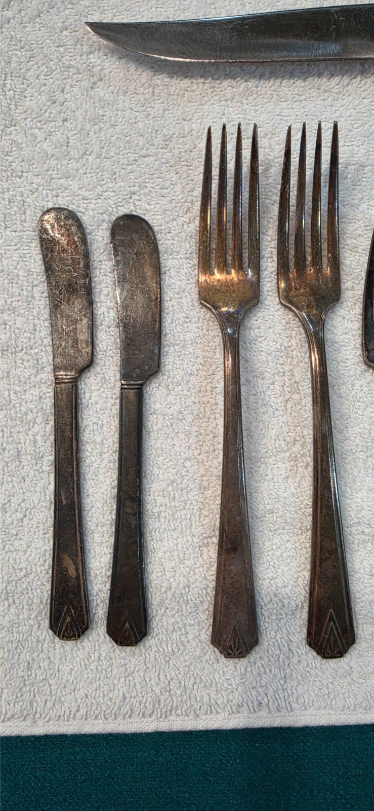 One Lot of 1929 DEAUVILLE COMMUNITY Oneida Silverplate Flatware 17 pieces
